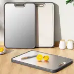 Doppelseitiges Schneidebrett aus Titan & Weizenstroh